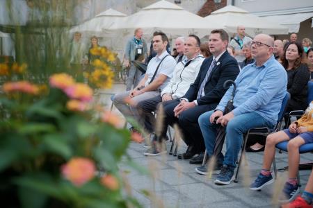 Presenetljiv odziv ob prvem dnevu praznovanja 50. Dnevov narodnih noš in oblačilne dediščine v Kamniku (33)